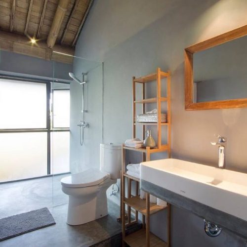 Twin Bathroom